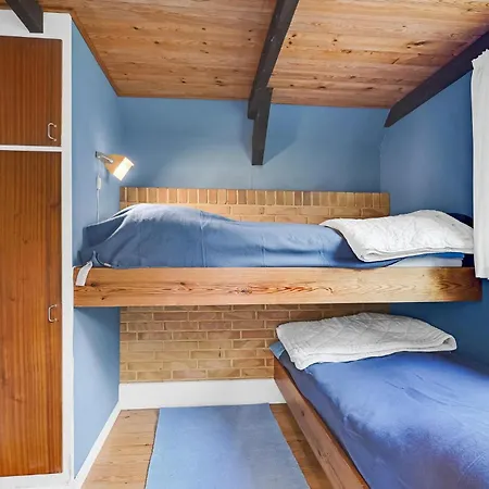 3 Bedroom In Holiday home